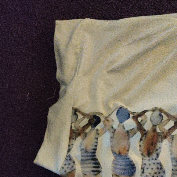 Cyrus White Tee with Blue and Beige Graphic - Picture 4 of 11